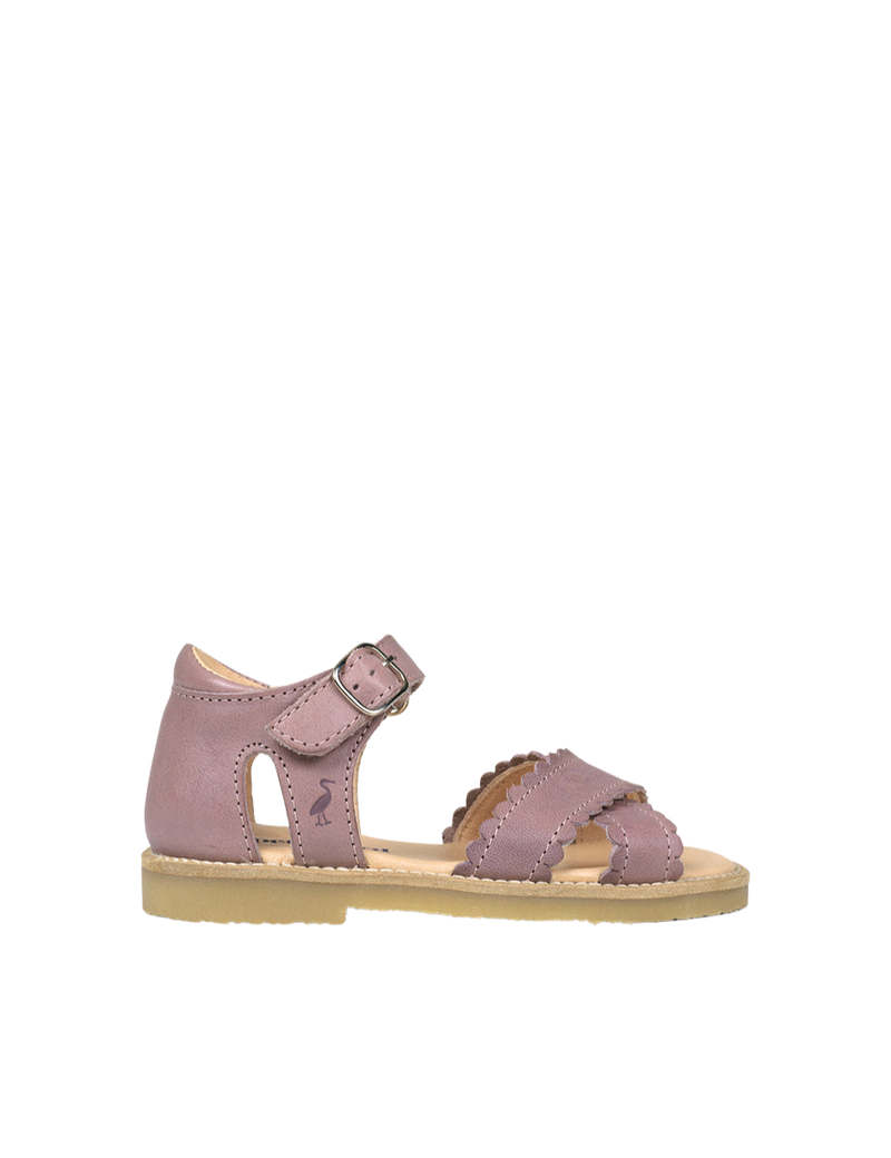 Petit Nord Crossover Scallop Sandal Sandals Lavender 061