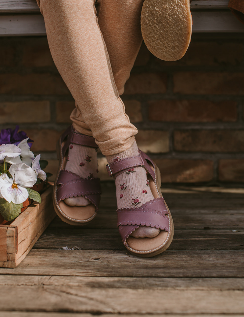 Petit Nord Crossover Scallop Sandal Sandals Lavender 061