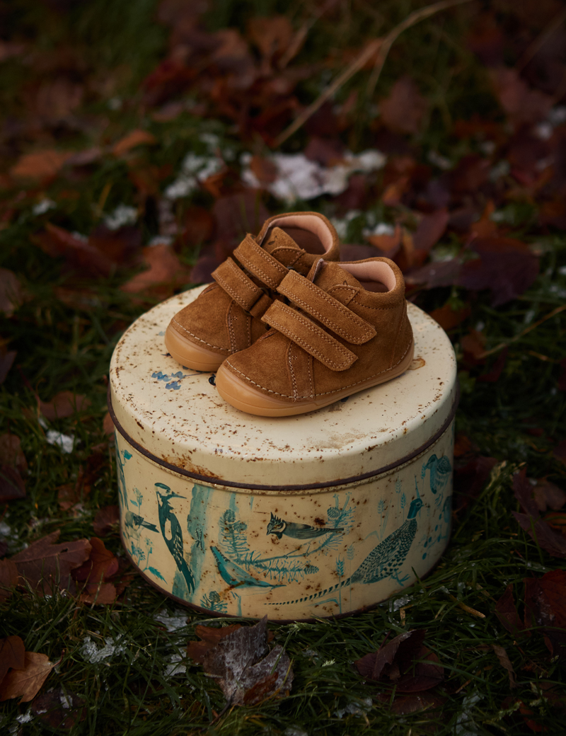Petit Nord Mini Bootie Velcro Low Boot Shoes Amber suede 032