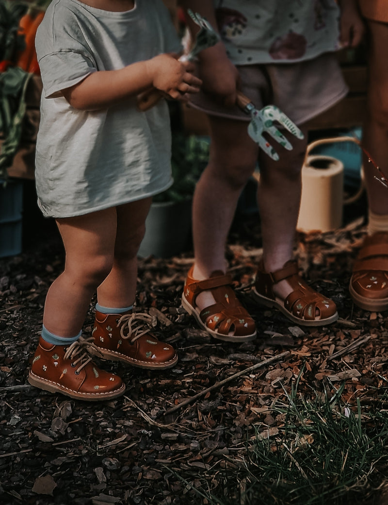 Petit Nord Veggie Classic Sandal Sandals Cognac 002